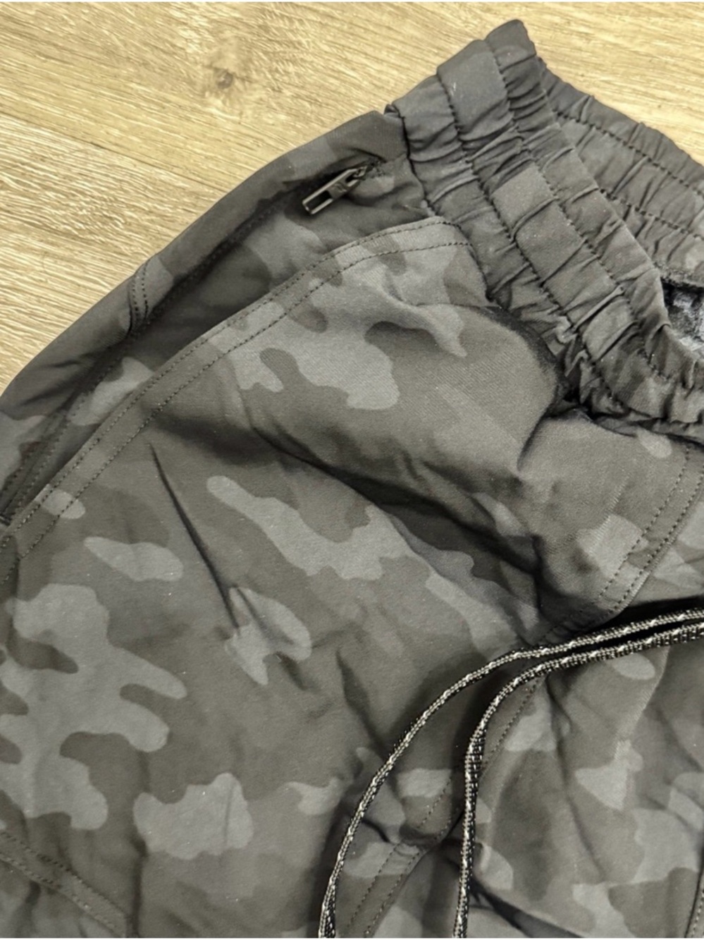 Fabletics The One Jogger XS Black Tonal Camo Zip Pocket - Picture 5 of 6